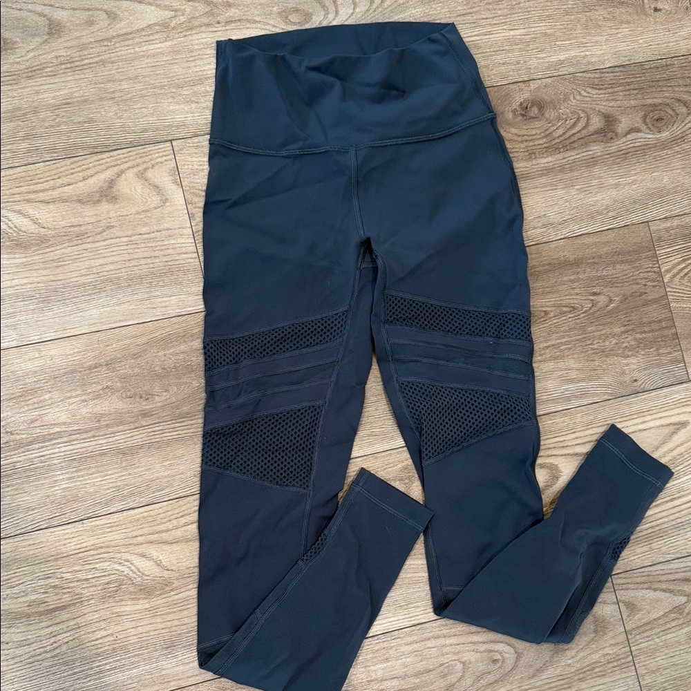 Lululemon wunder under 25”